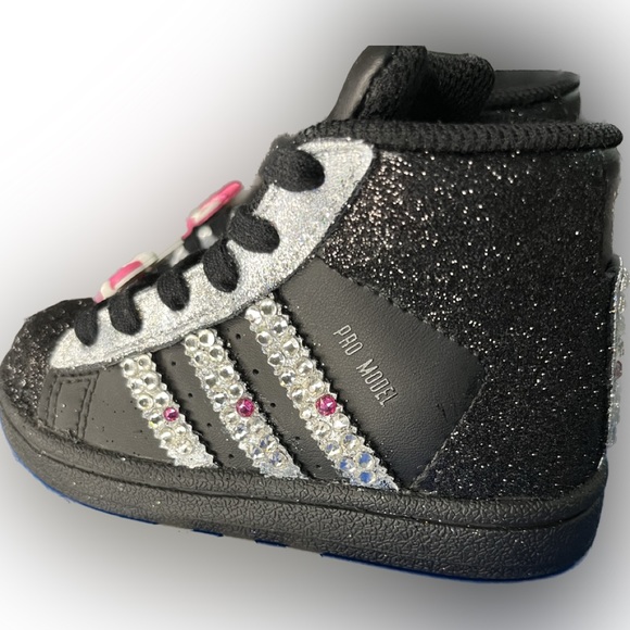 Custom Adidas - Picture 5 of 5